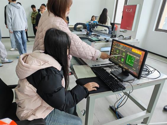 说明: IMG_20251102_085411