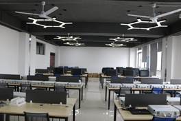 说明: E:/鼎利学院实验室/206：智能蓝牙应用开发实训室/IMG_4359.JPGIMG_4359